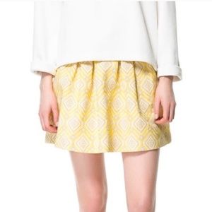 Zara Pleated Jacquard Skirt Yellow Geometric M